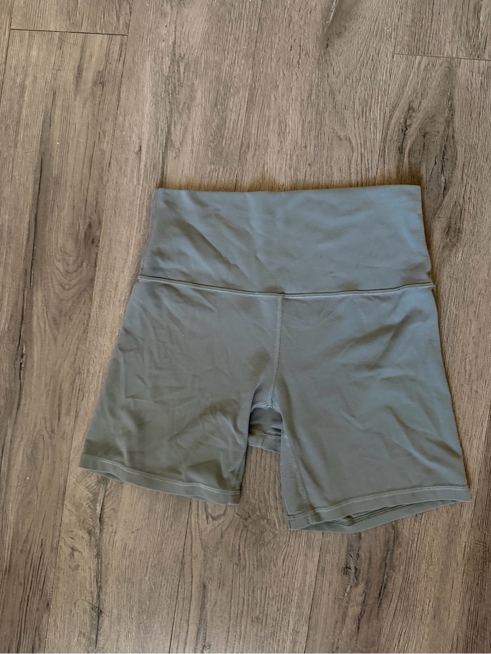 Lululemon align 6” shorts